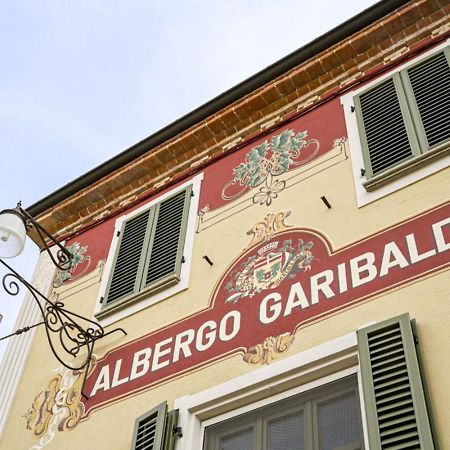 Albergo Ristorante Garibaldi 시스테르나 다스티 외부 사진