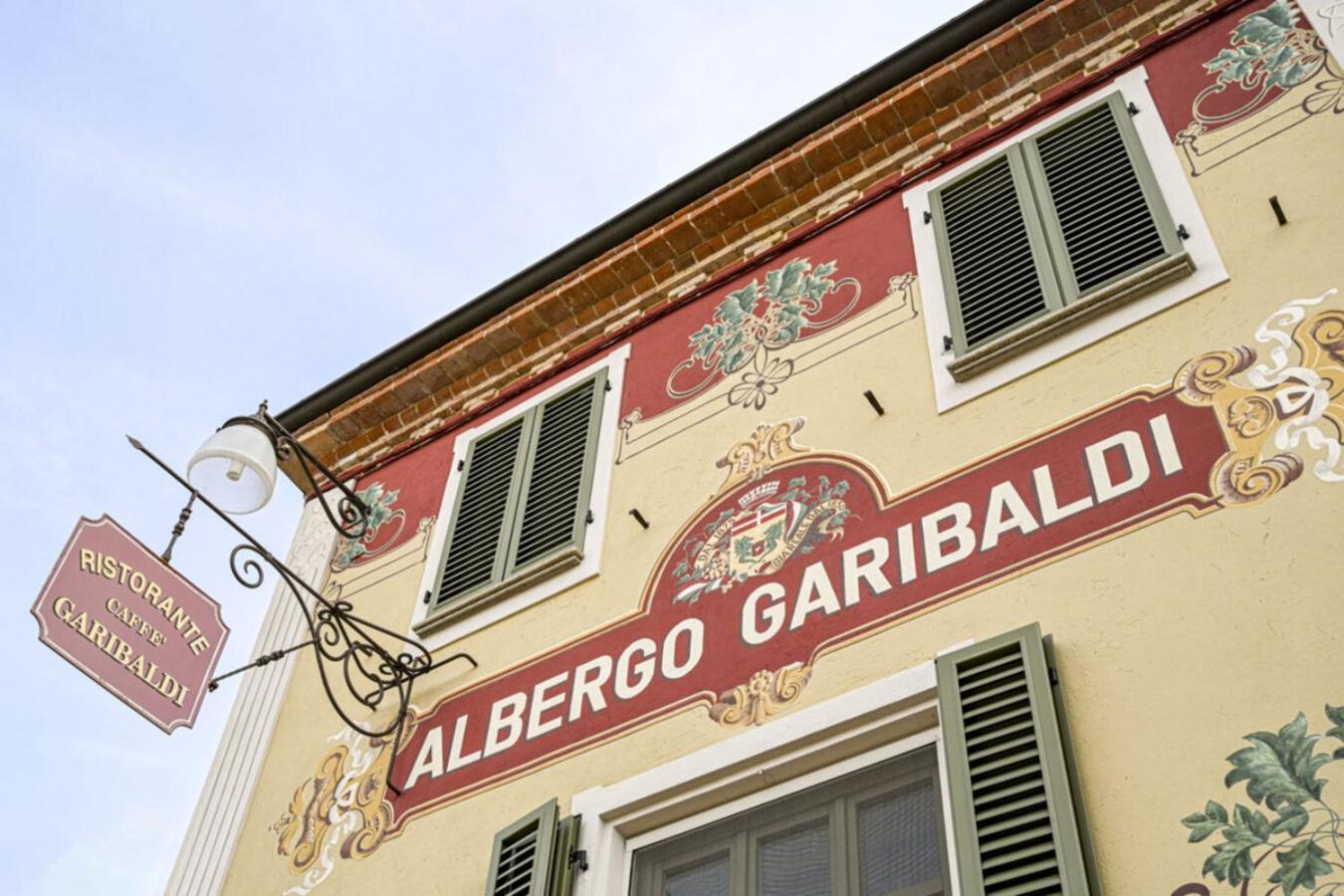 Albergo Ristorante Garibaldi 시스테르나 다스티 외부 사진