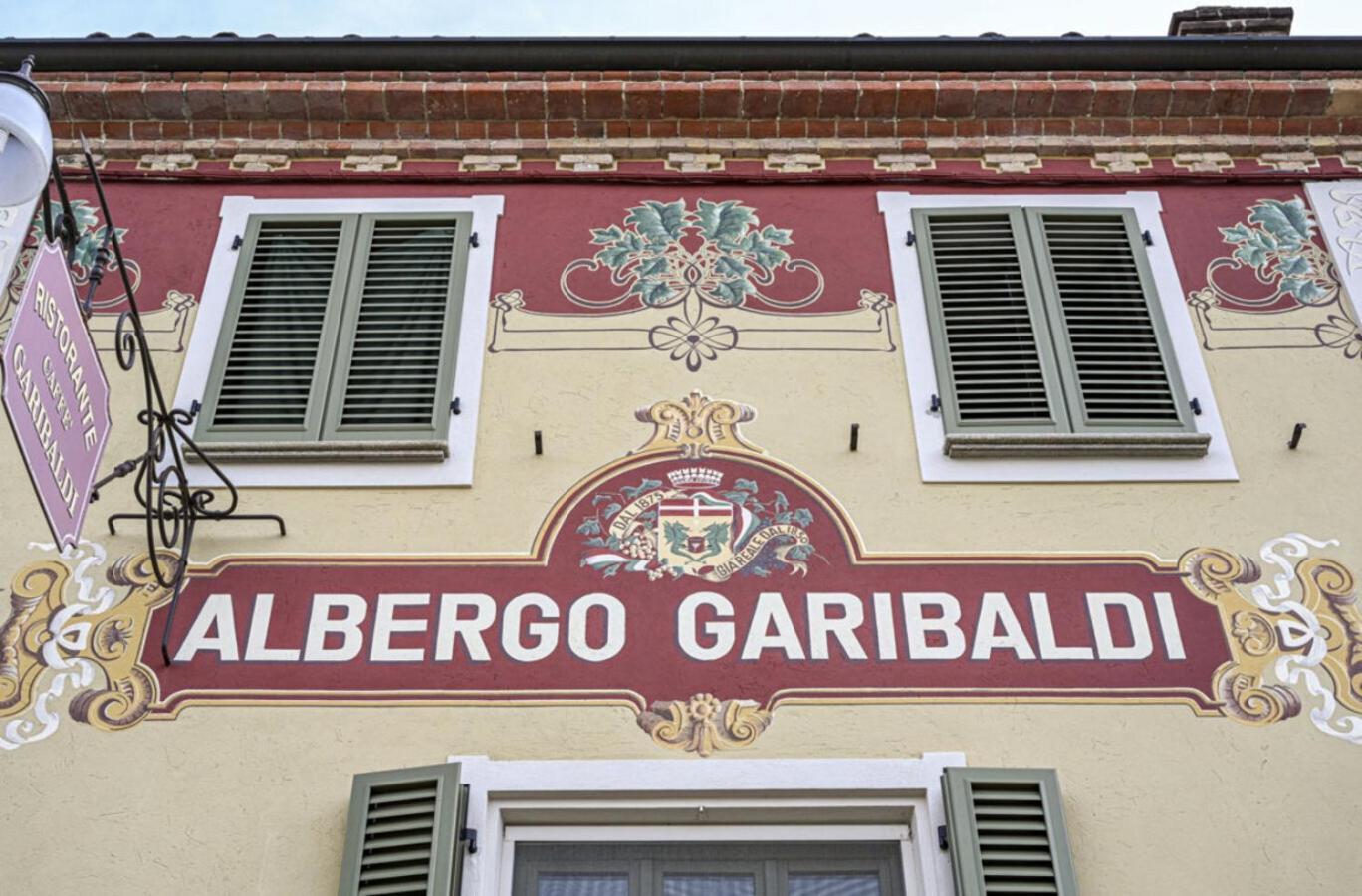 Albergo Ristorante Garibaldi 시스테르나 다스티 외부 사진