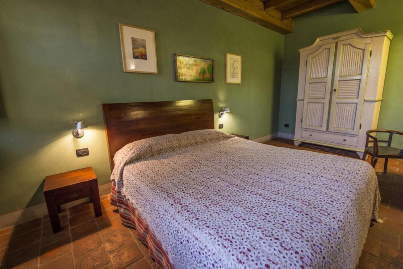 Albergo Ristorante Garibaldi 시스테르나 다스티 외부 사진