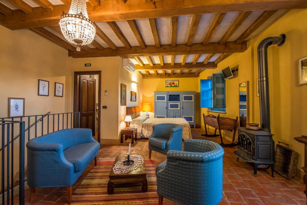 Albergo Ristorante Garibaldi 시스테르나 다스티 외부 사진