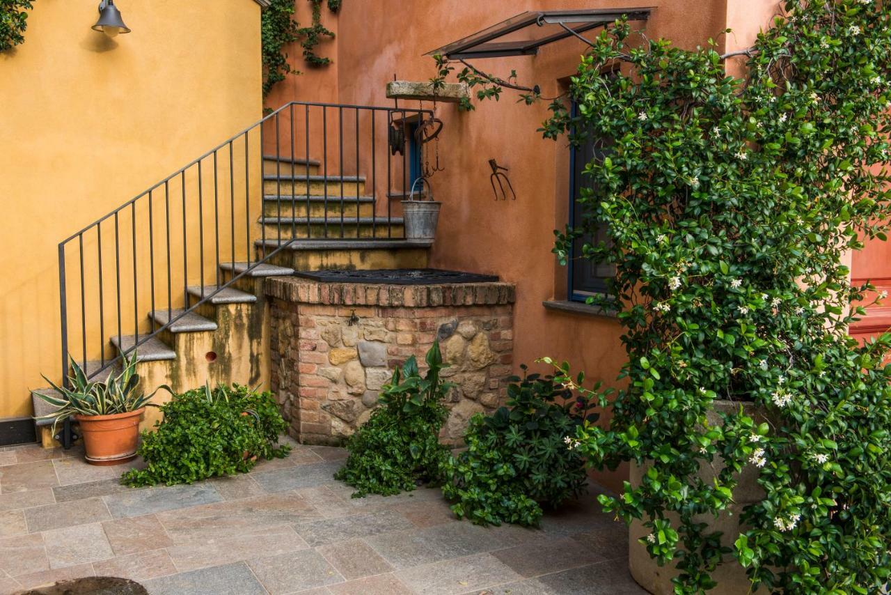 Albergo Ristorante Garibaldi 시스테르나 다스티 외부 사진
