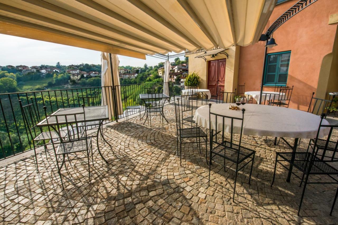 Albergo Ristorante Garibaldi 시스테르나 다스티 외부 사진