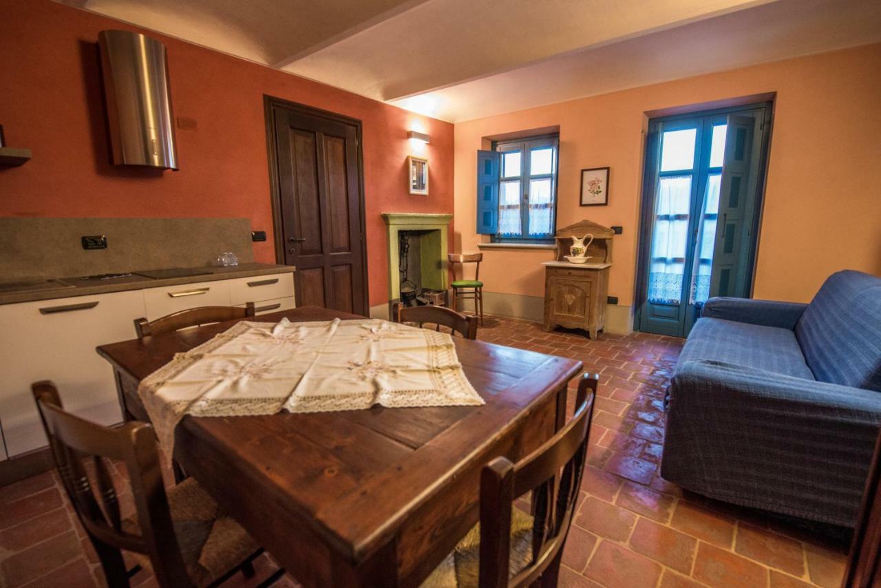 Albergo Ristorante Garibaldi 시스테르나 다스티 외부 사진