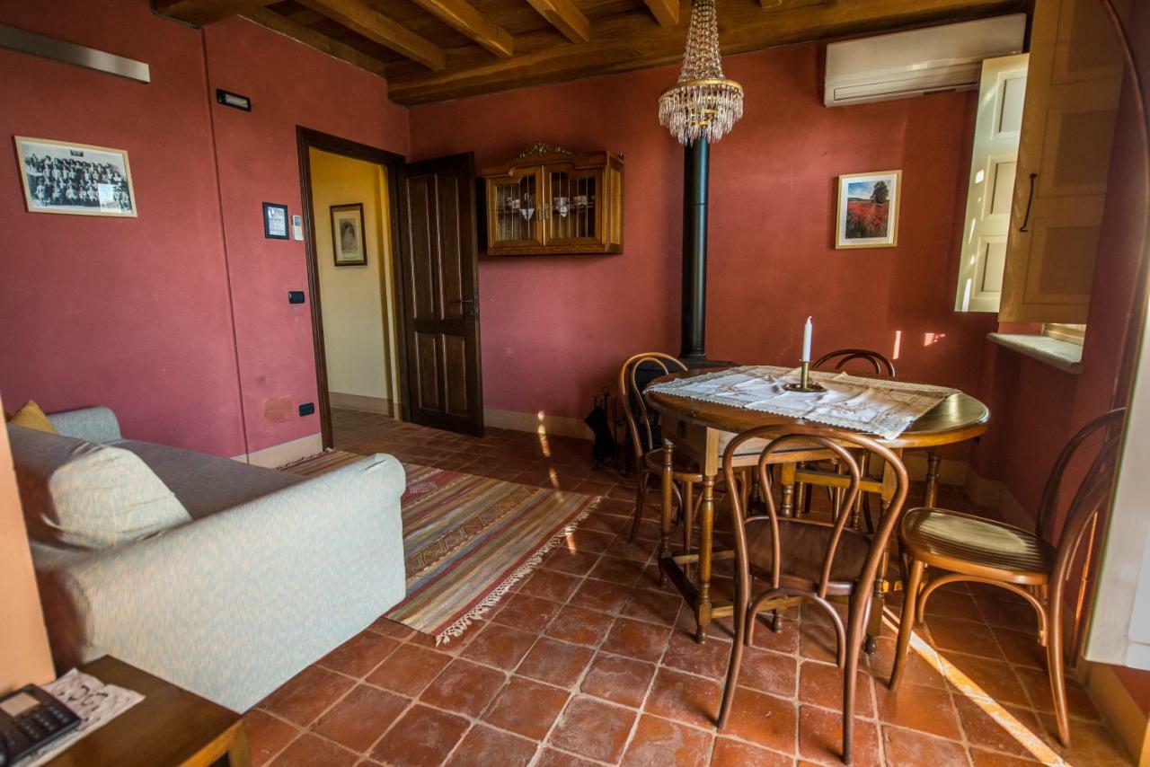 Albergo Ristorante Garibaldi 시스테르나 다스티 외부 사진