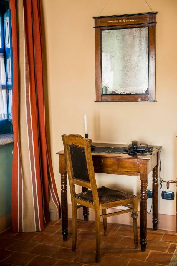 Albergo Ristorante Garibaldi 시스테르나 다스티 외부 사진